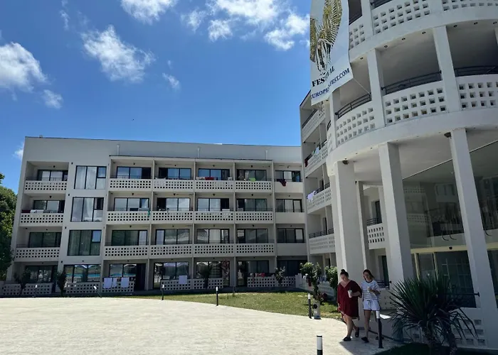 Хотел грийн парк Китен