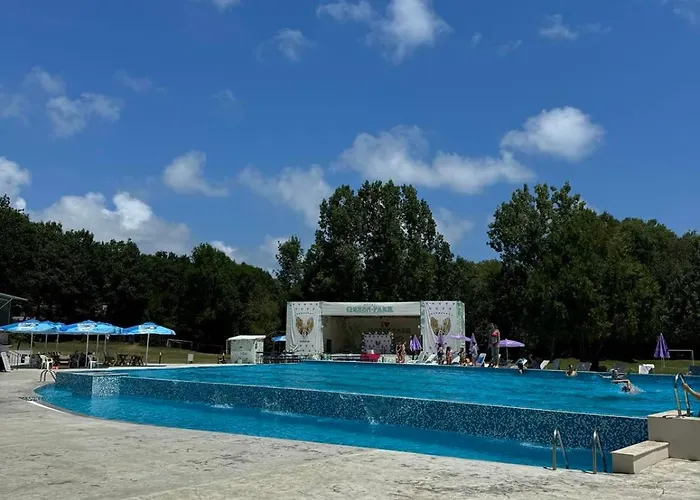 Хотел грийн парк